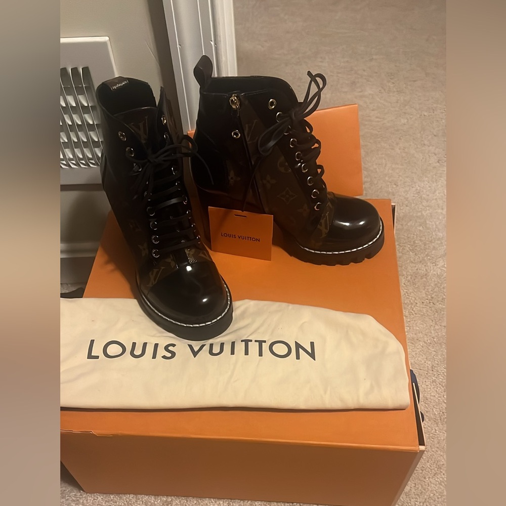 Must have LV boot. Perfect to compliment your fall fashion.